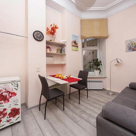 Comfortable Apartment In The Very Center Of Odessa Luaran gambar